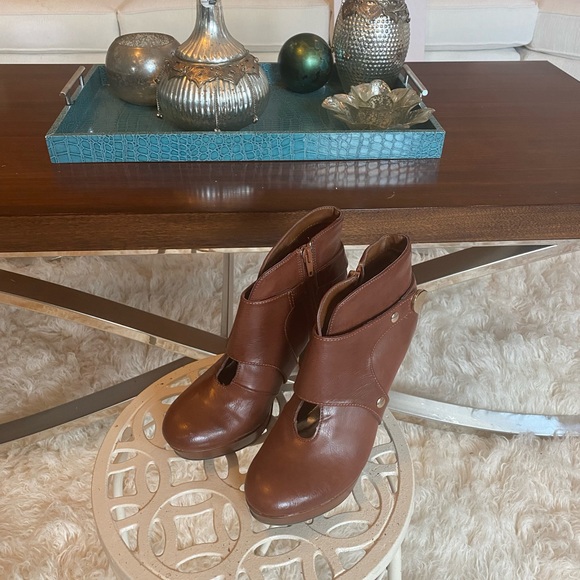 Ankle Boots - Picture 2 of 5